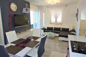 New and modern apartment Karavona Bol